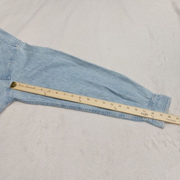 Vintage 90s Looney Tunes Embroidered Denim Long Sleeve Jean Shirt Size Medium - Picture 6 of 8